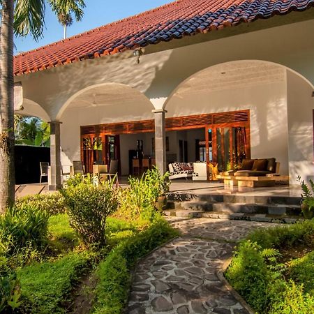Villa Kelapa Lovina Beach Extérieur photo