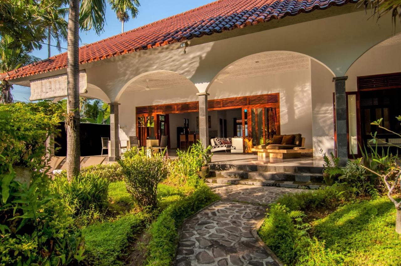 Villa Kelapa Lovina Beach Extérieur photo