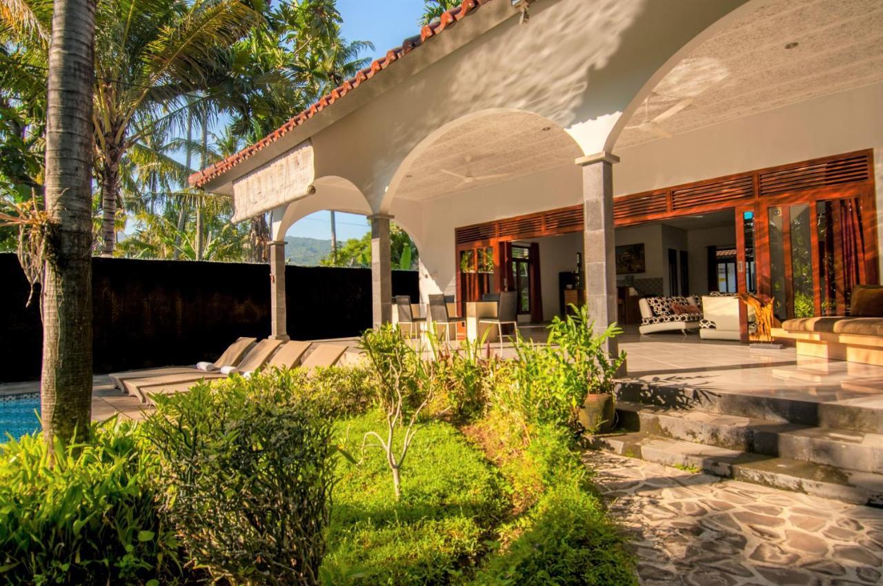 Villa Kelapa Lovina Beach Extérieur photo